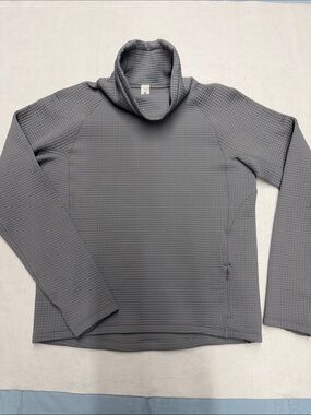 lululemon athletica women’s Gray Waffle Funnel Neck Pullover size 4